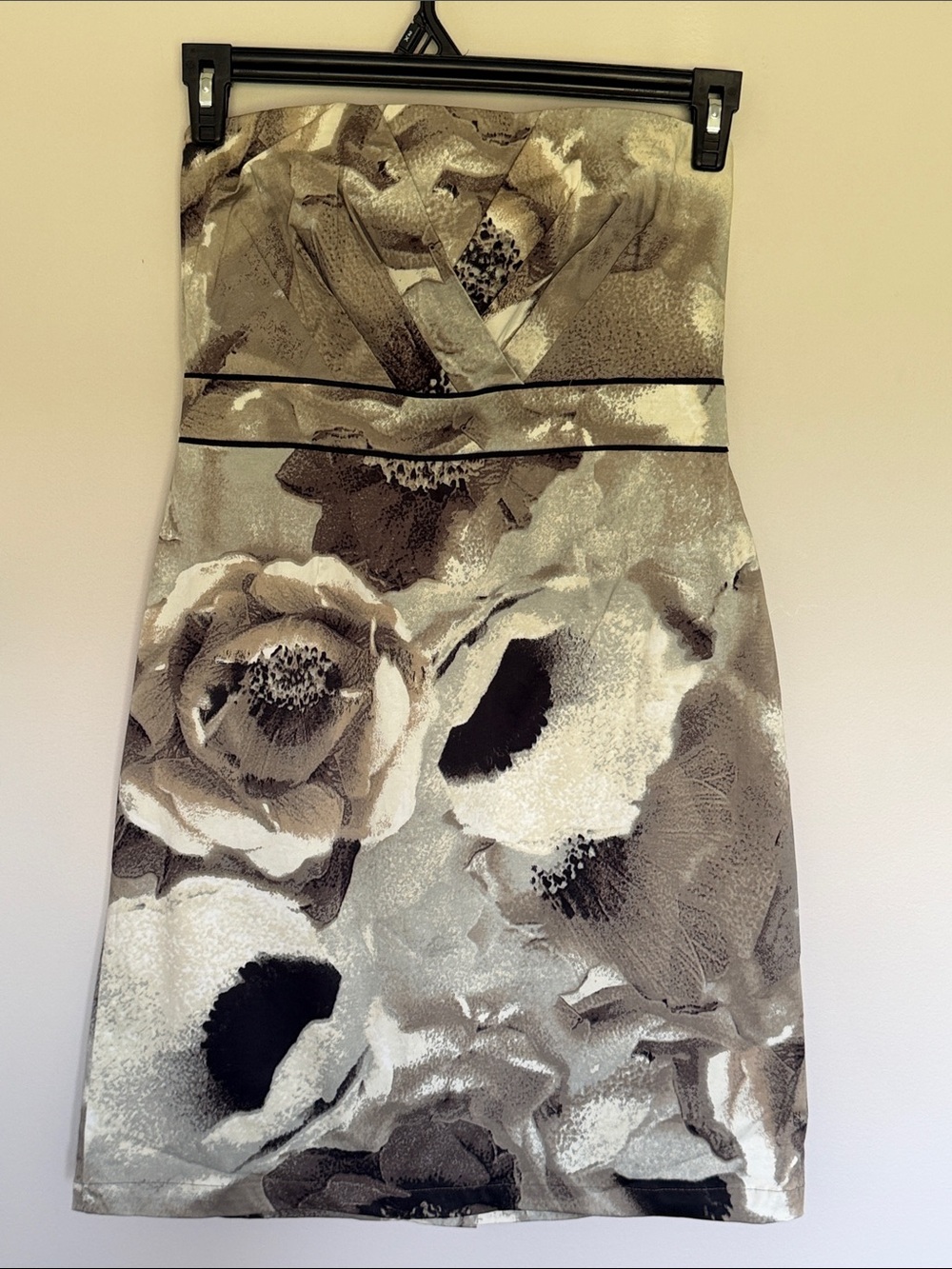 New York & Company Neutral Floral Print Sheath Dress with Black Trim Size 8